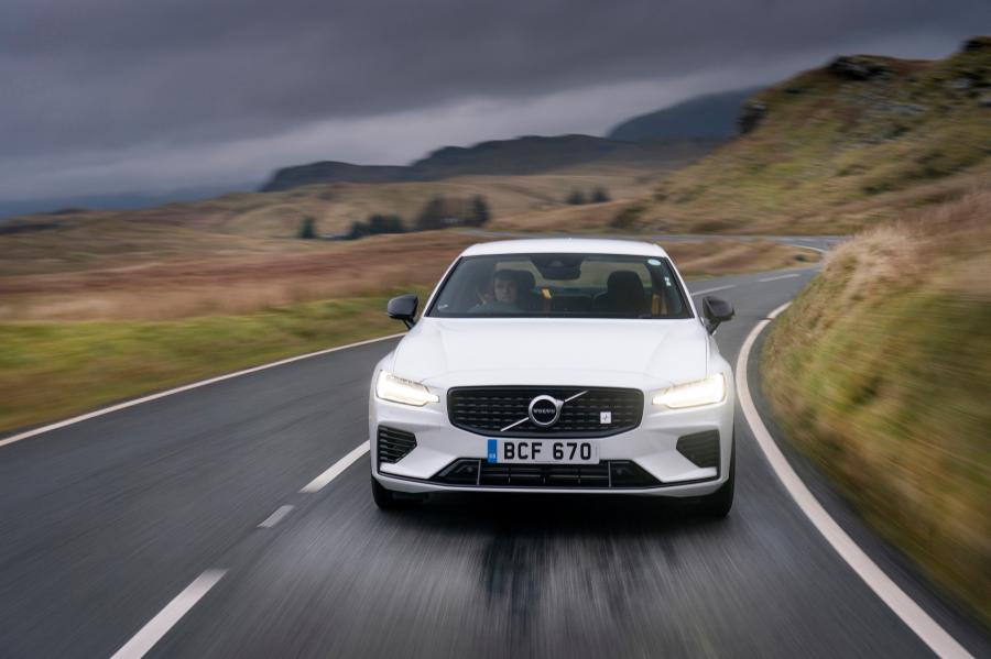  Volvo S60 T8 Polestar Engineered 2019 года  (UK) (фото 12 из 40)